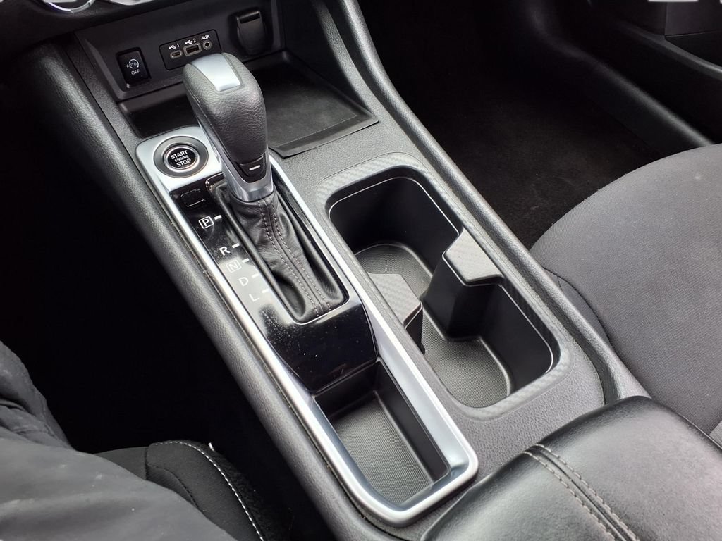 Used 2024 Nissan Sentra SV FWD image 11