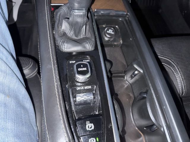 Used 2017 Volvo S90 T6 Inscription w/ Vision Package image 34