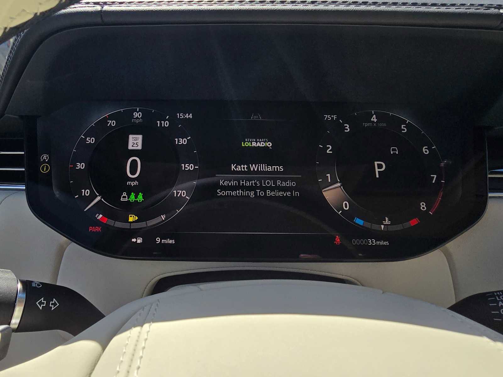 New 2025 Land Rover Range Rover SE image 28