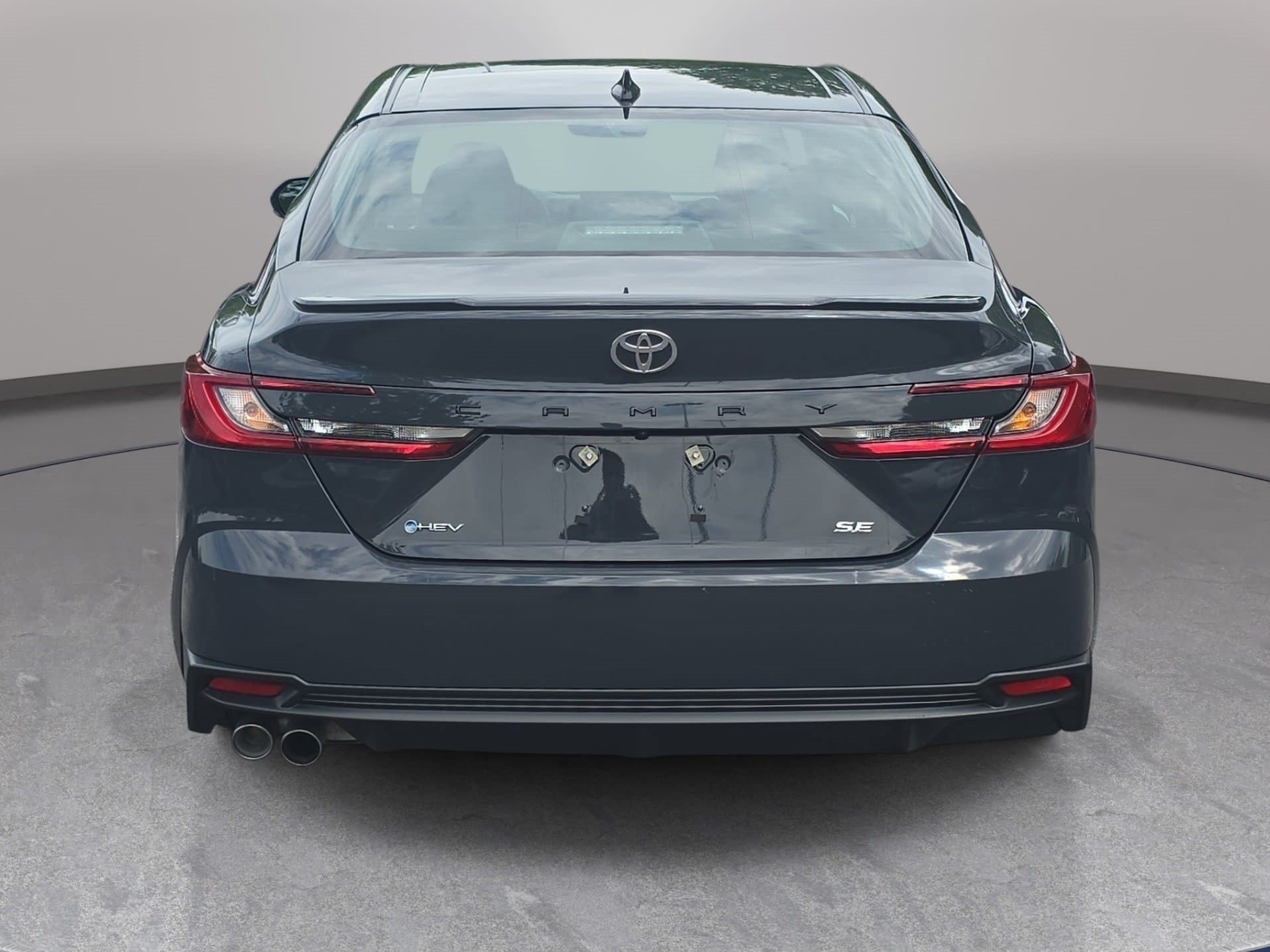 Used 2025 Toyota Camry SE w/ Convenience Package FWD image 6