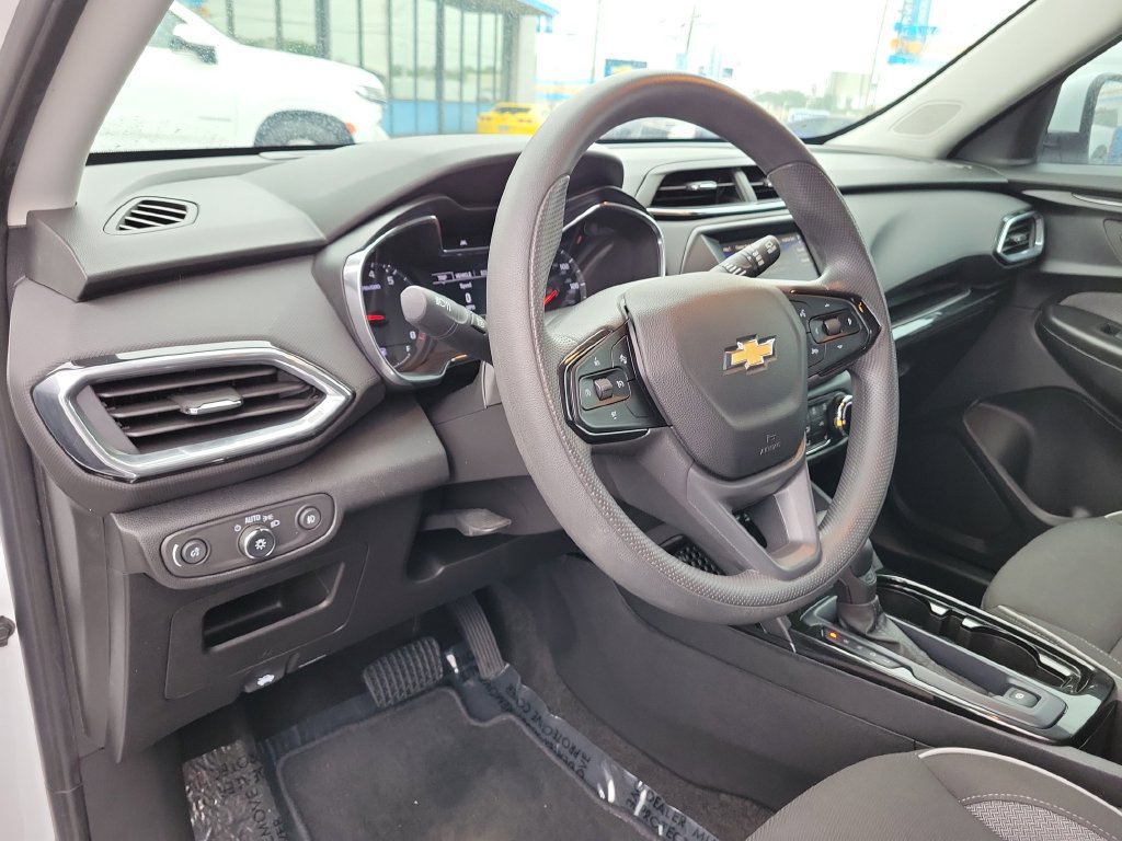 Used 2022 Chevrolet TrailBlazer LT w/ Driver Confidence Package FWD image 21