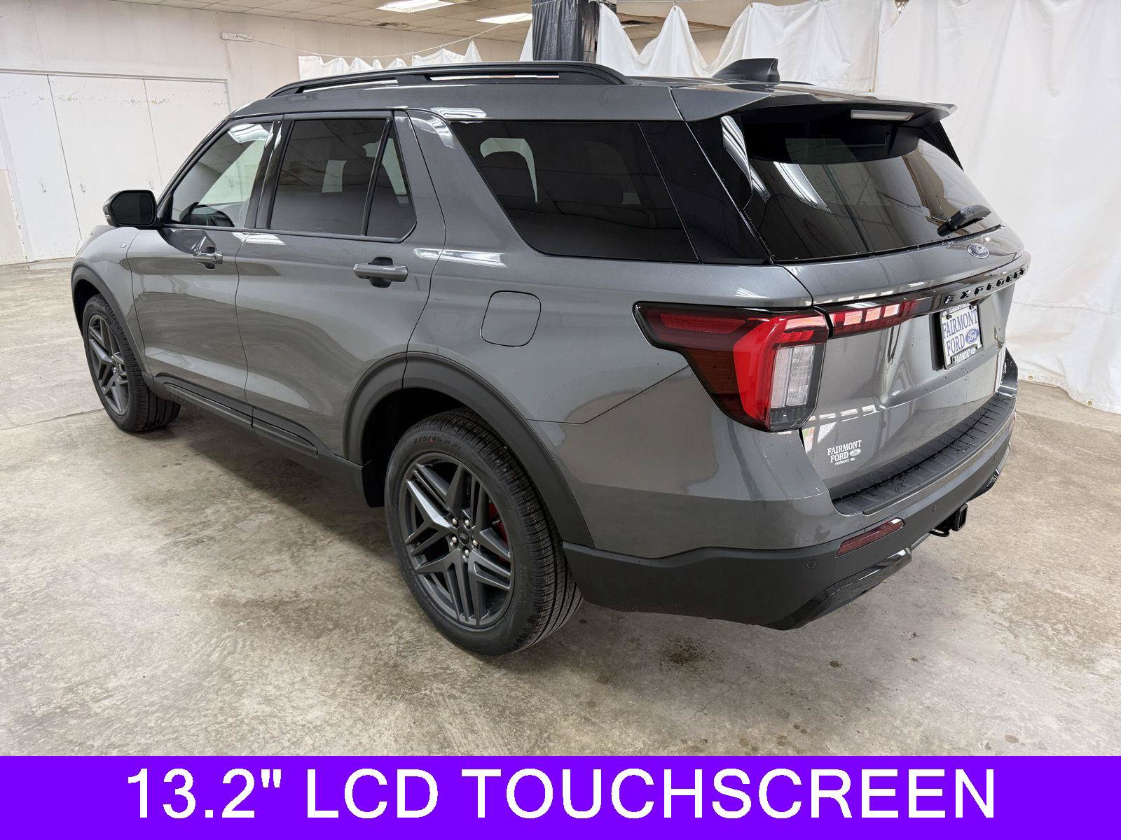 New 2026 Ford Explorer ST-Line w/ ST-Line Street Pack AWD/4WD image 5