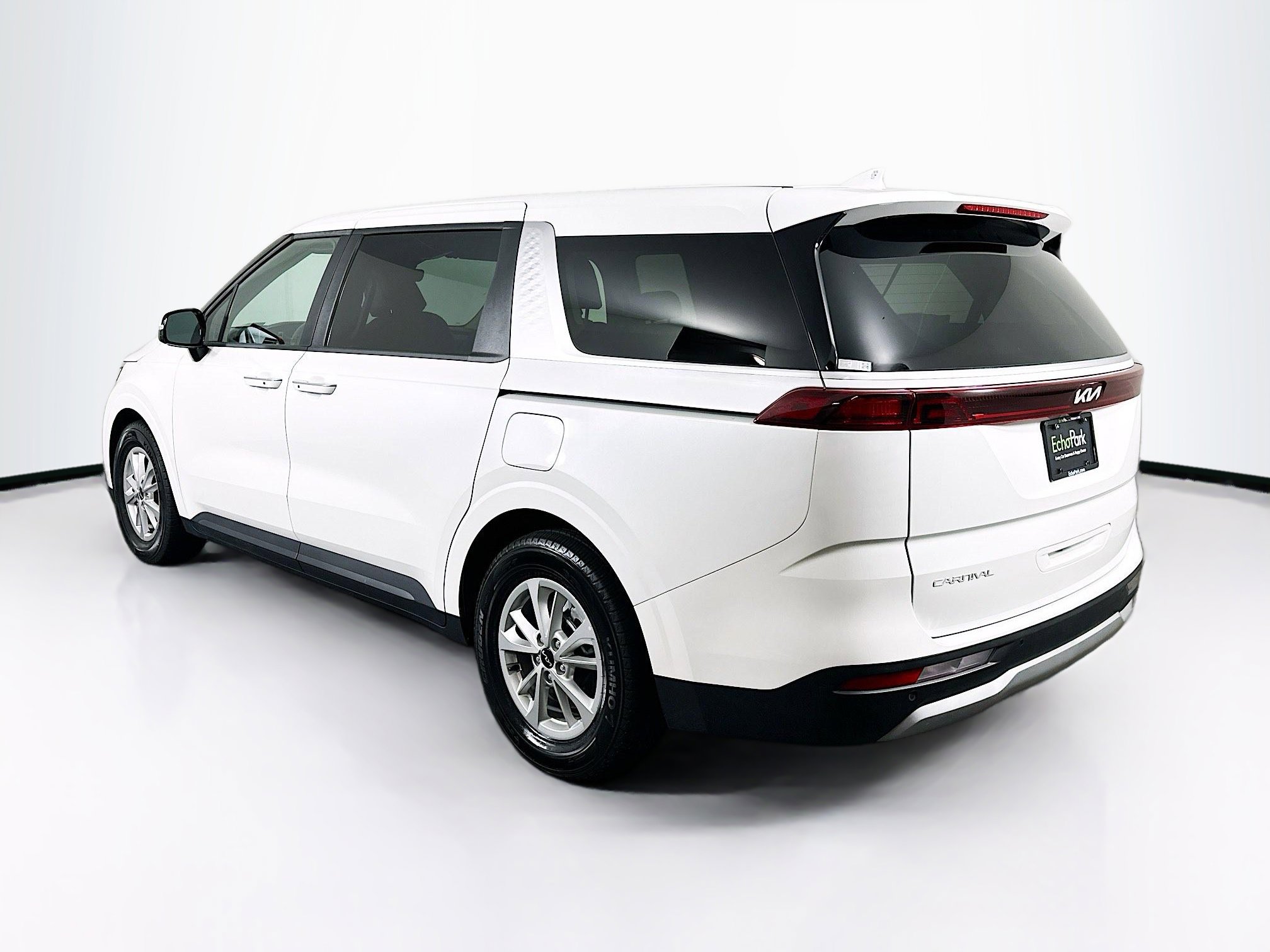 Used 2024 Kia Carnival LX image 5