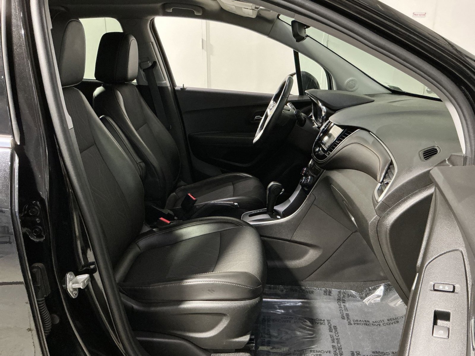 Used 2019 Chevrolet Trax LT w/ LT Convenience Package AWD/4WD image 33