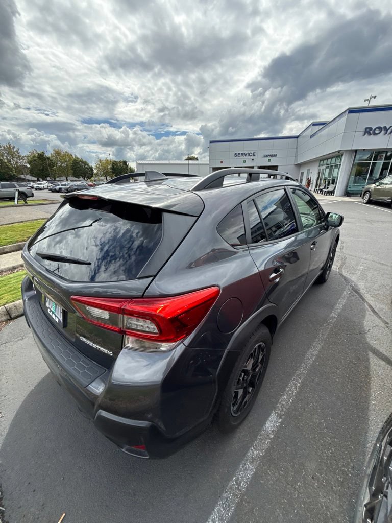 Used 2020 Subaru Crosstrek 2.0i Premium w/ Moonroof Package 2 AWD/4WD image 3