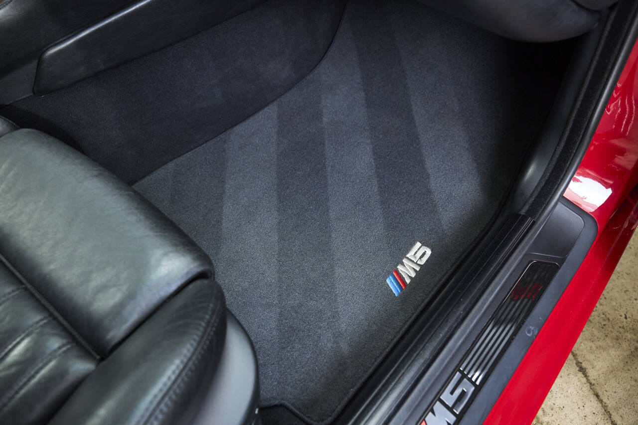 Used 2001 BMW M5 RWD image 71