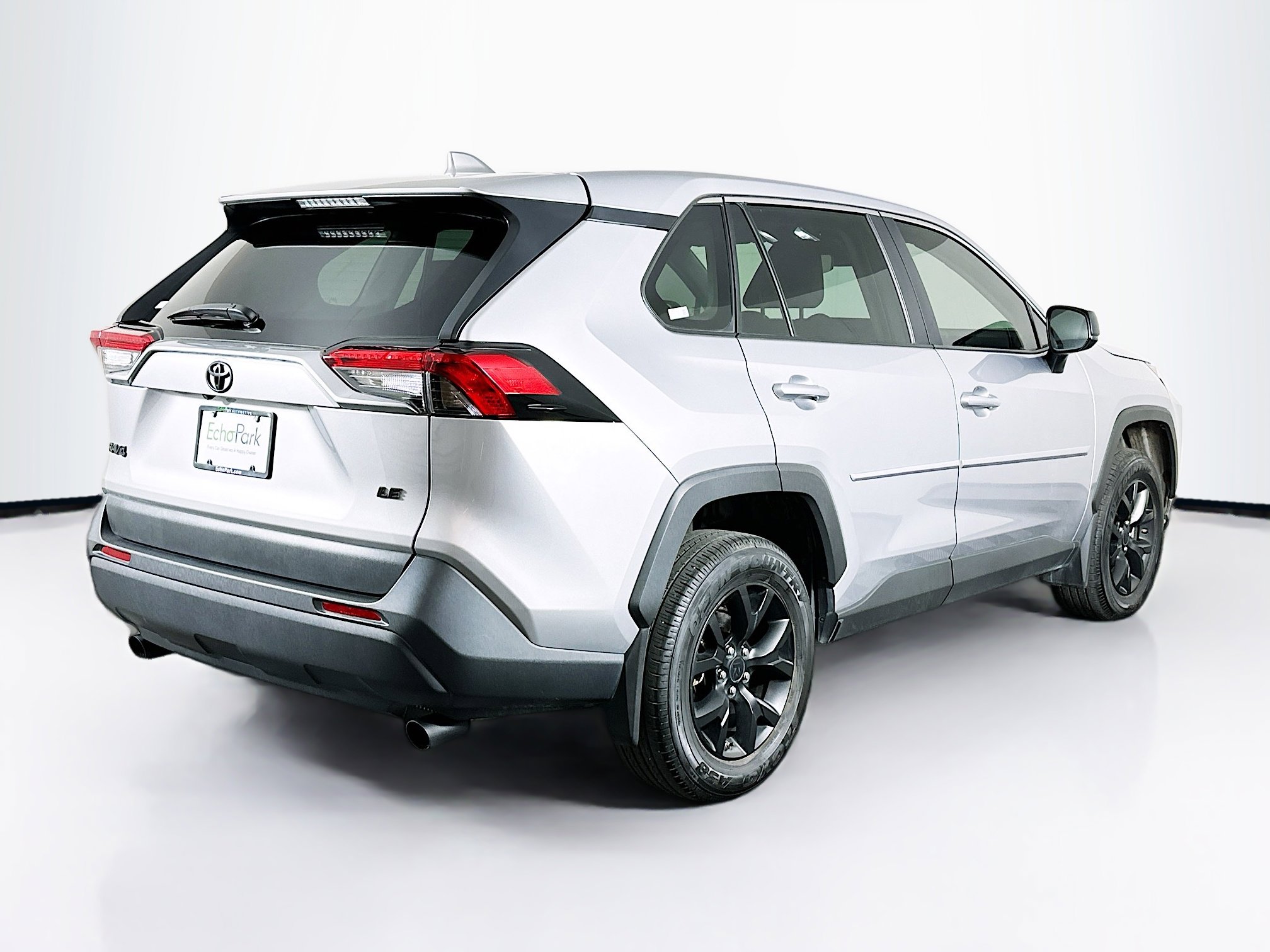 Used 2025 Toyota RAV4 LE image 9