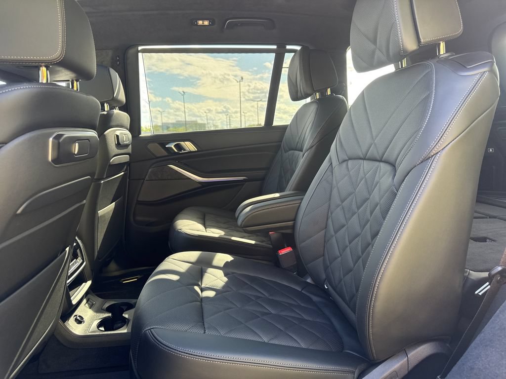 New 2026 BMW X7 xDrive40i w/ M Sport Package AWD/4WD image 19
