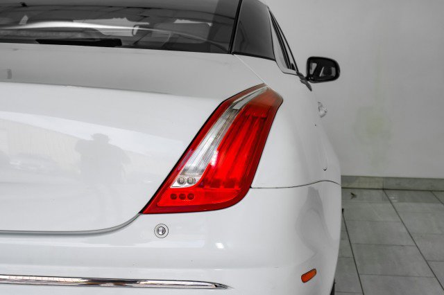 Used 2012 Jaguar XJ L image 48