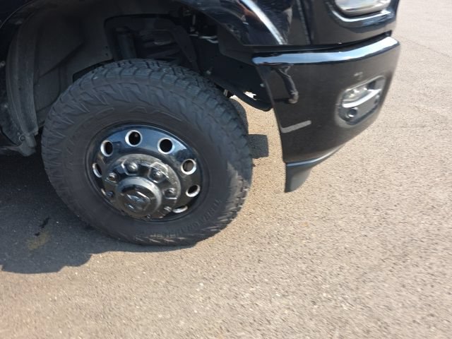 Used 2022 RAM 3500 Limited w/ Night Edition AWD/4WD image 4