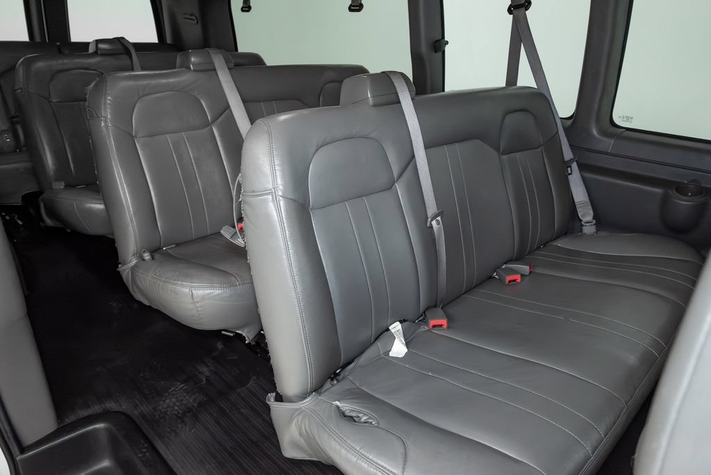 Used 2022 Chevrolet Express 3500 LS RWD image 16