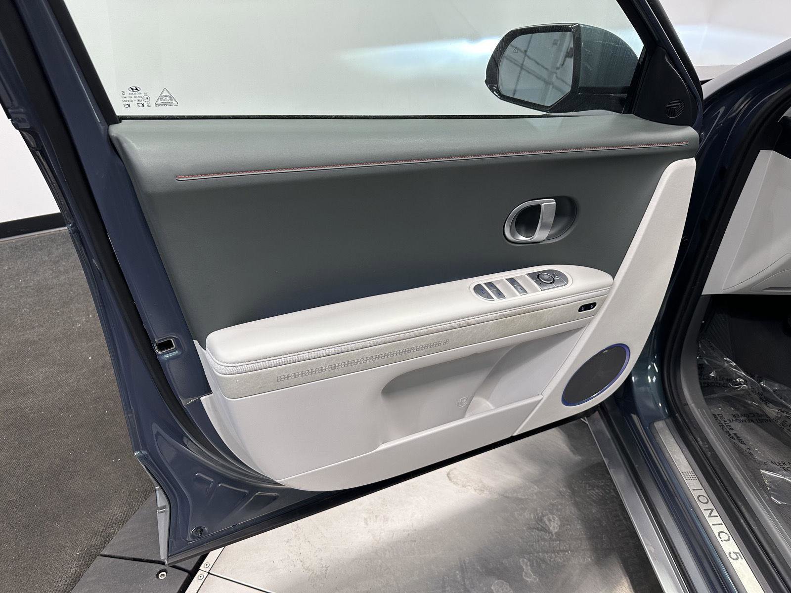 Certified 2024 Hyundai Ioniq 5 Limited image 8