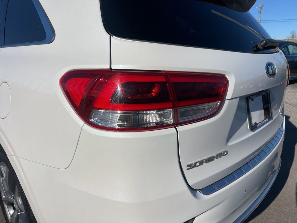 Used 2016 Kia Sorento SX image 12