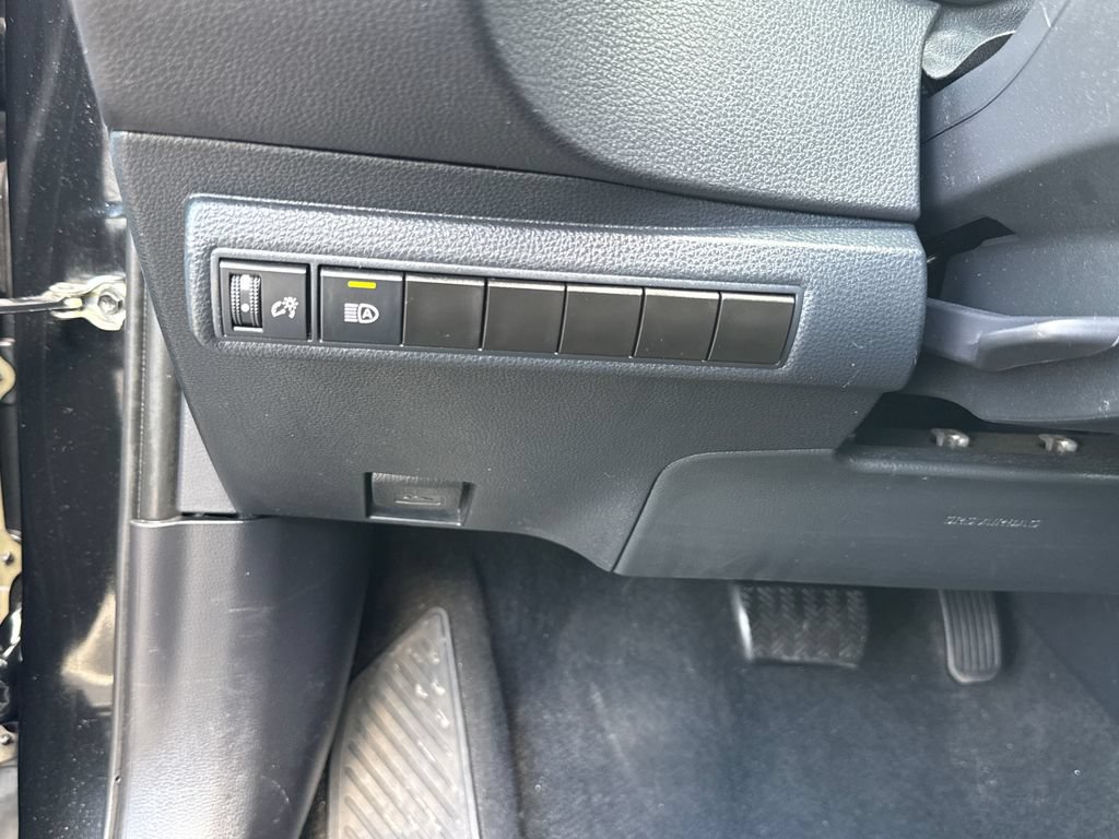 Used 2023 Toyota Corolla LE FWD image 32