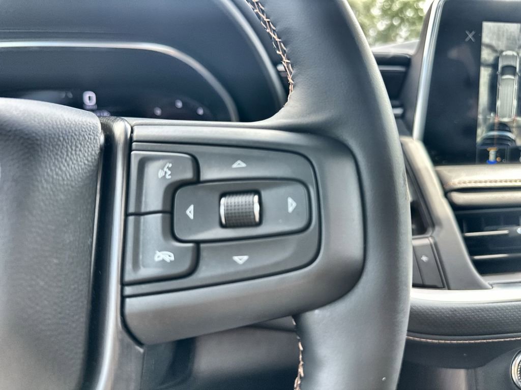 Used 2024 GMC Yukon AT4 w/ Technology Package AWD/4WD image 32
