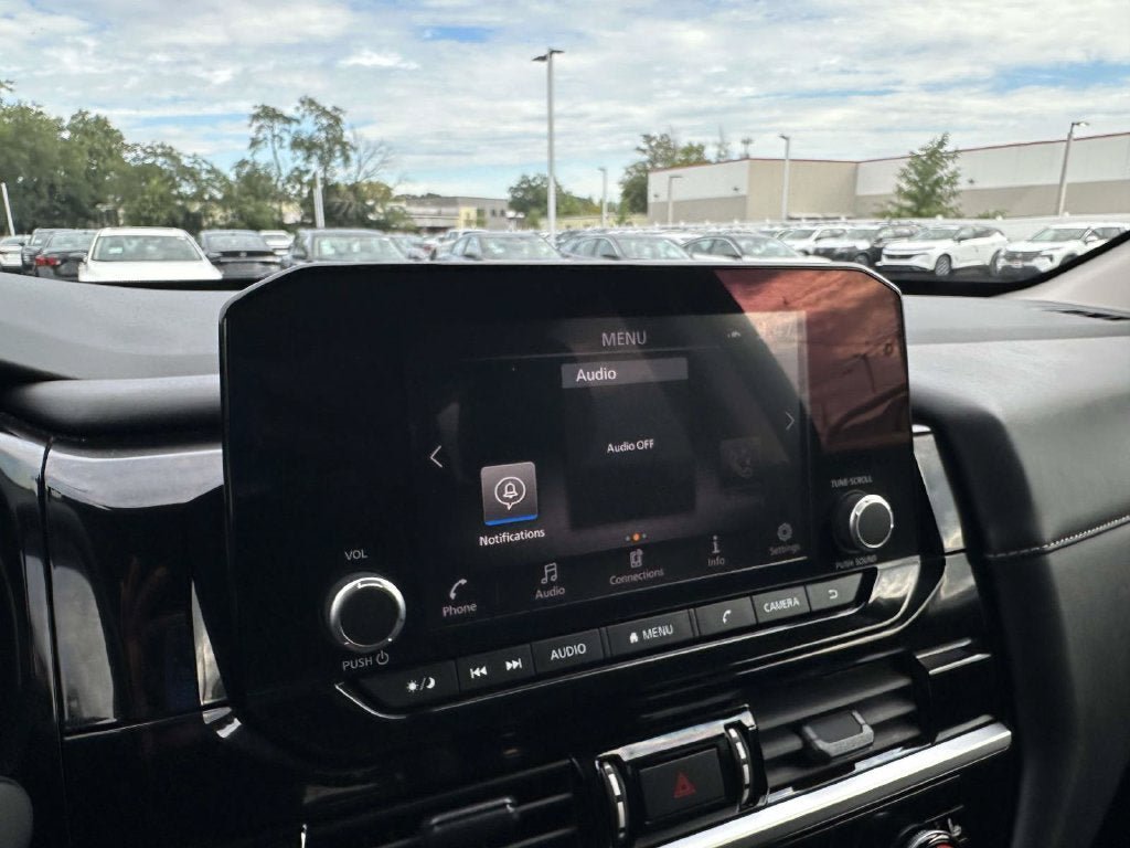 Used 2025 Nissan Pathfinder SV AWD/4WD image 26