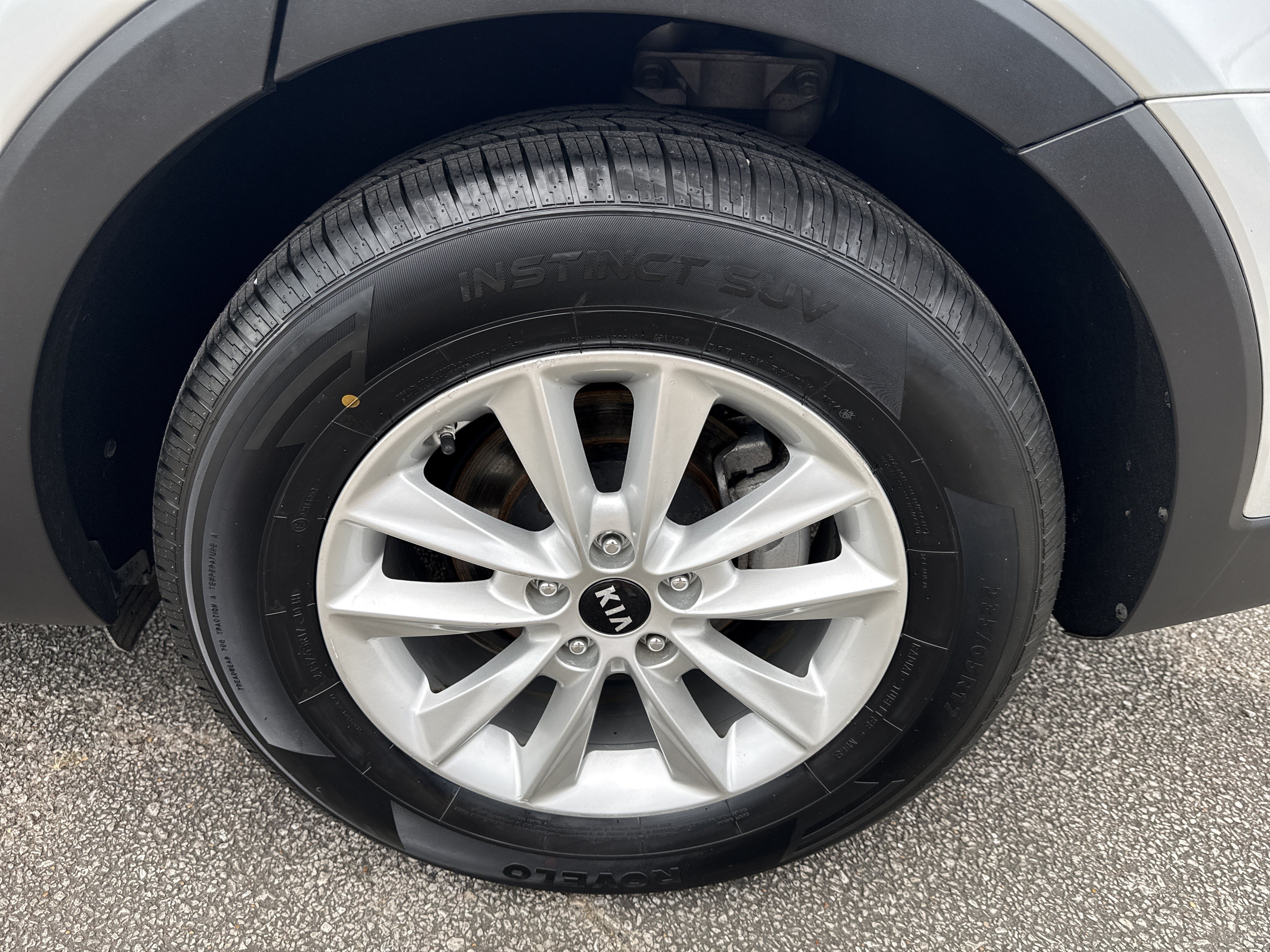 Used 2020 Kia Sorento L FWD image 19