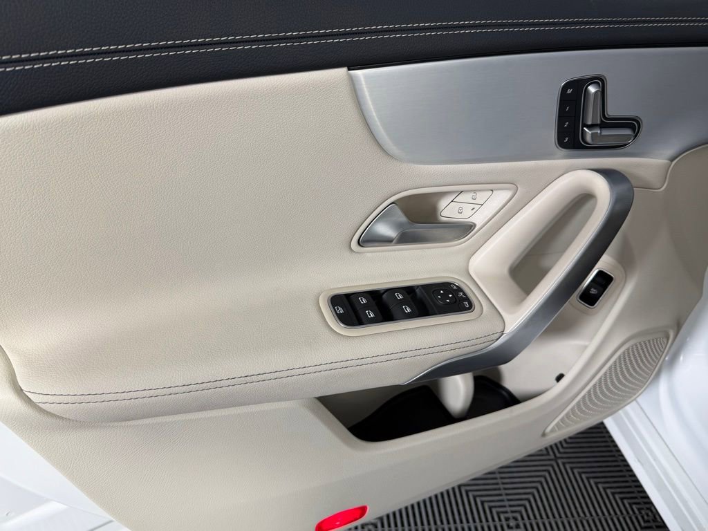 Used 2025 Mercedes-Benz CLA 250 image 23