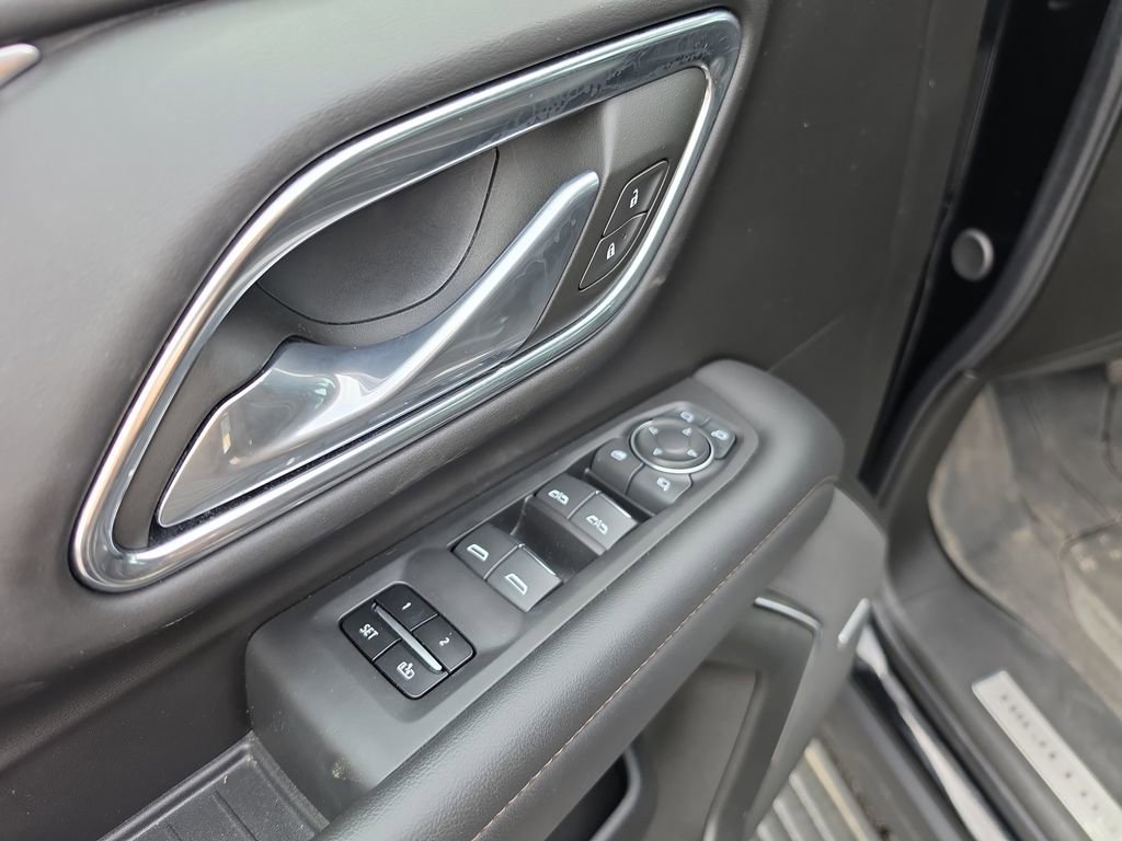 Used 2024 Chevrolet Tahoe High Country image 13