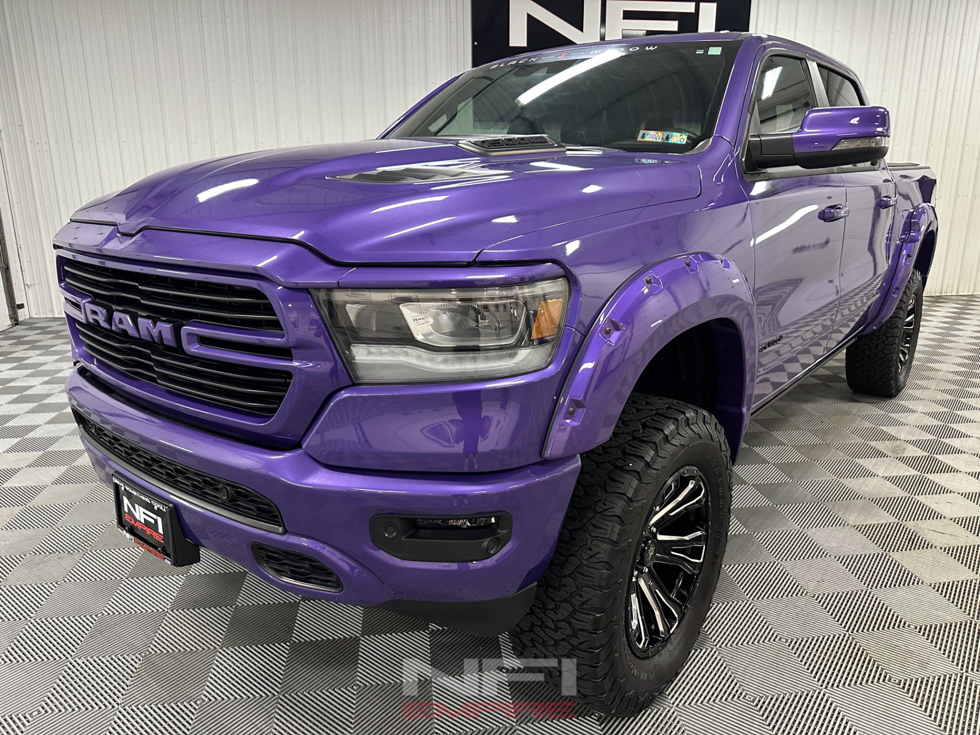 Used 2024 RAM 1500 Laramie AWD/4WD image 3