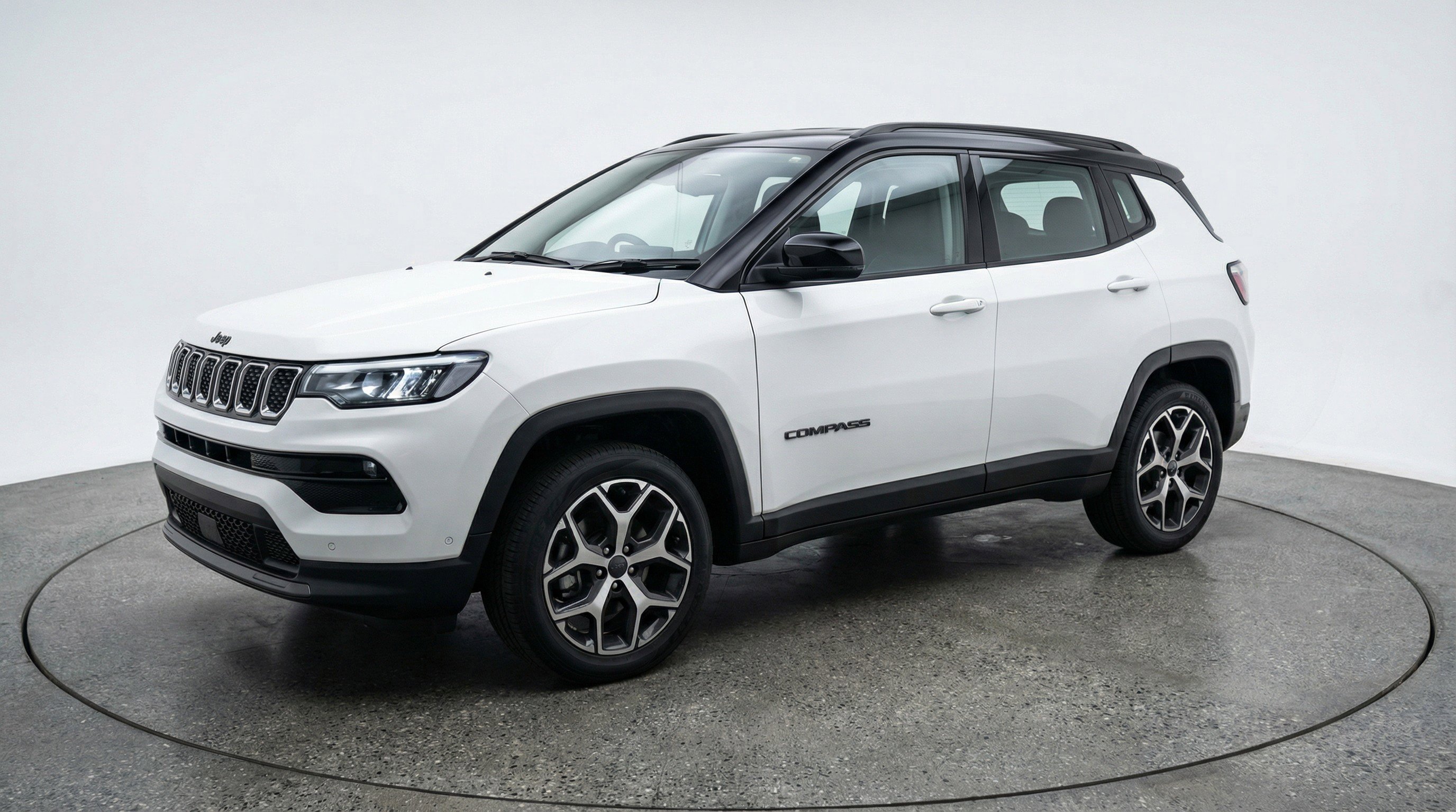 Used 2025 Jeep Compass Limited image 3