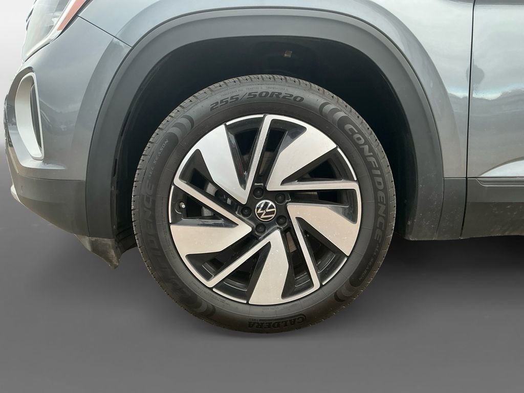 Used 2025 Volkswagen Atlas SE image 14