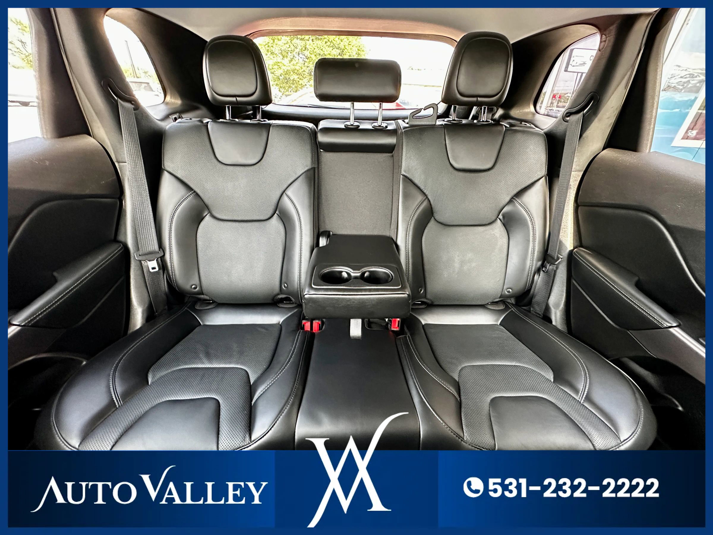 Used 2019 Jeep Cherokee Limited image 35