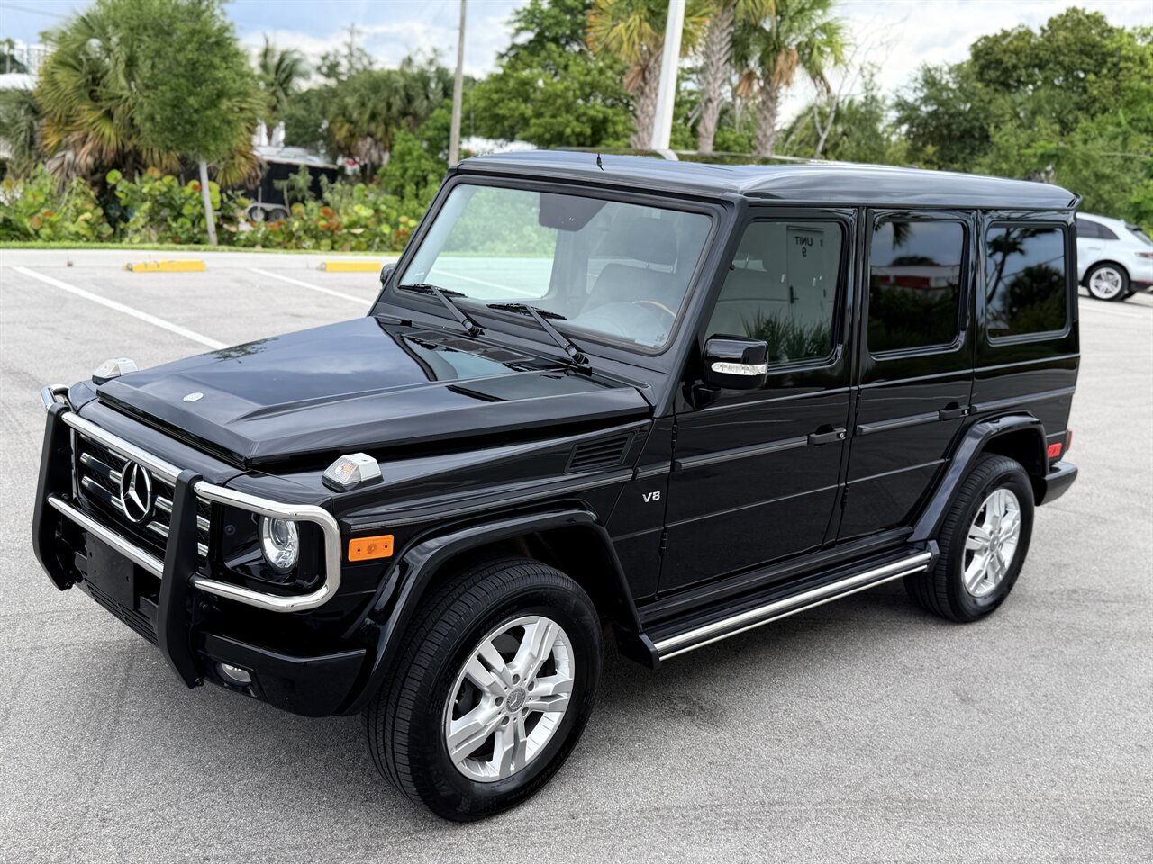 Used 2010 Mercedes-Benz G 550 image 2