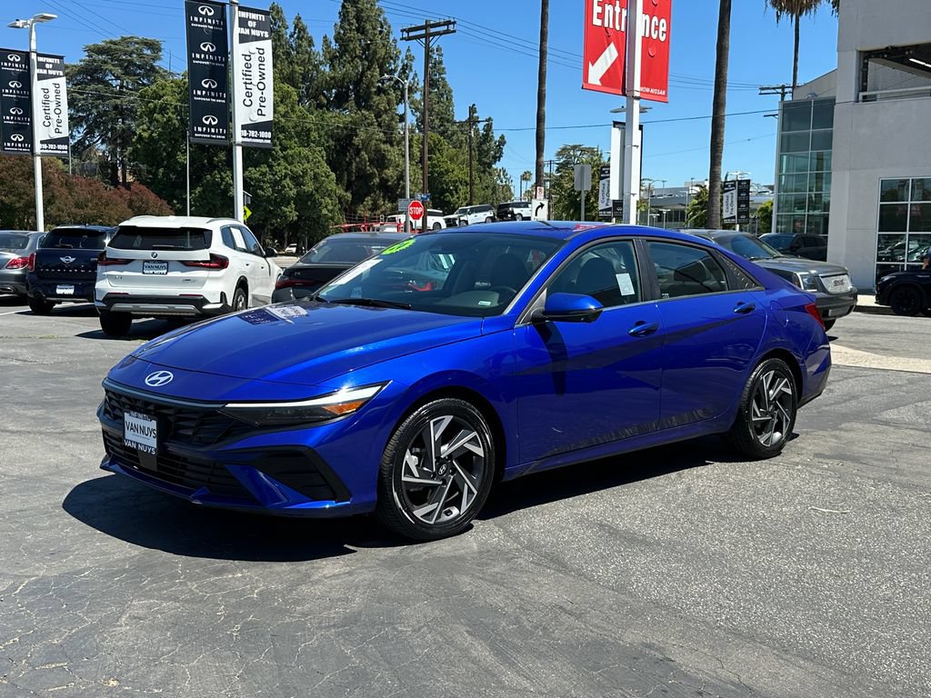 Used 2024 Hyundai Elantra Limited FWD image 2