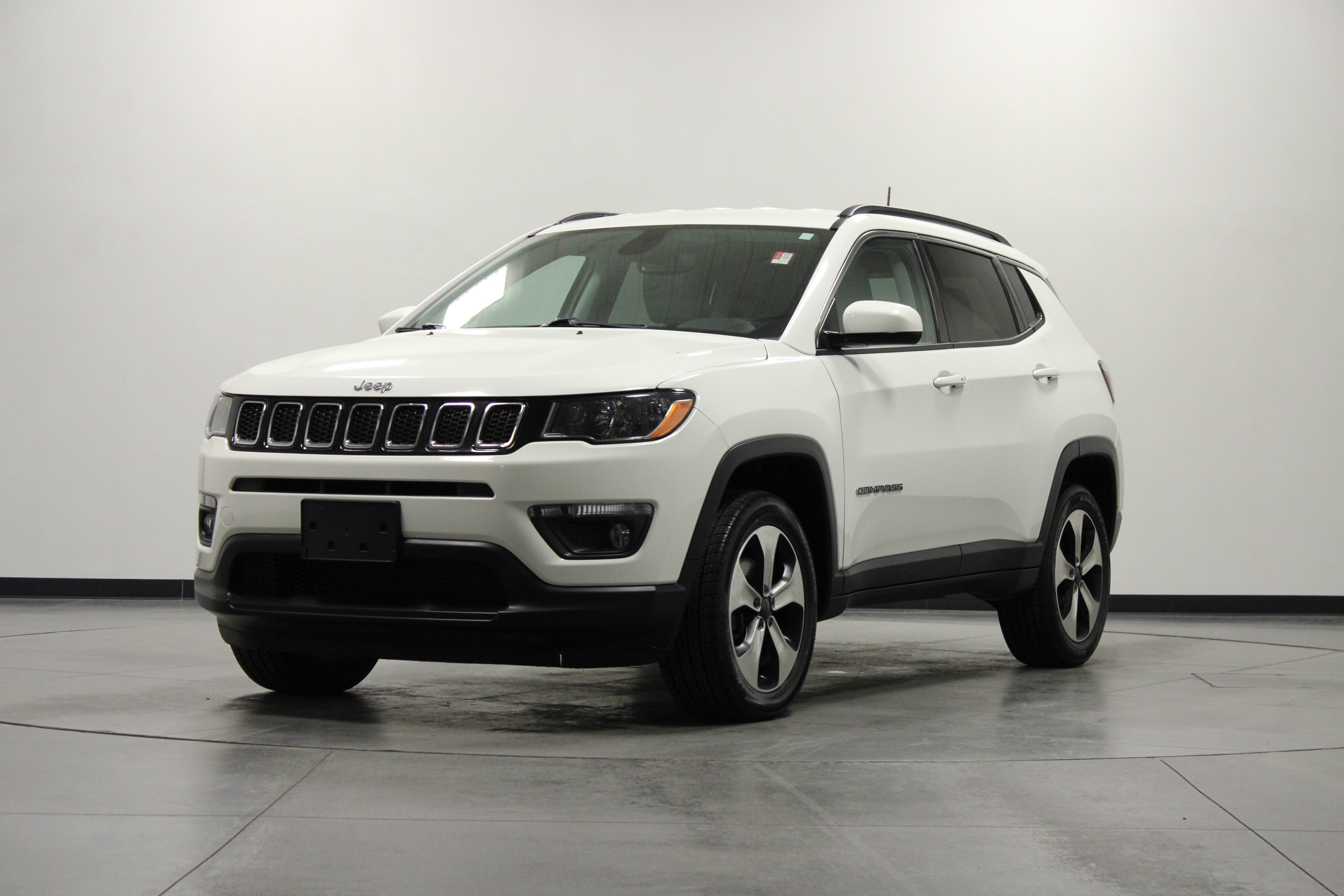 Used 2019 Jeep Compass Latitude w/ Popular Equipment Group AWD/4WD image 8