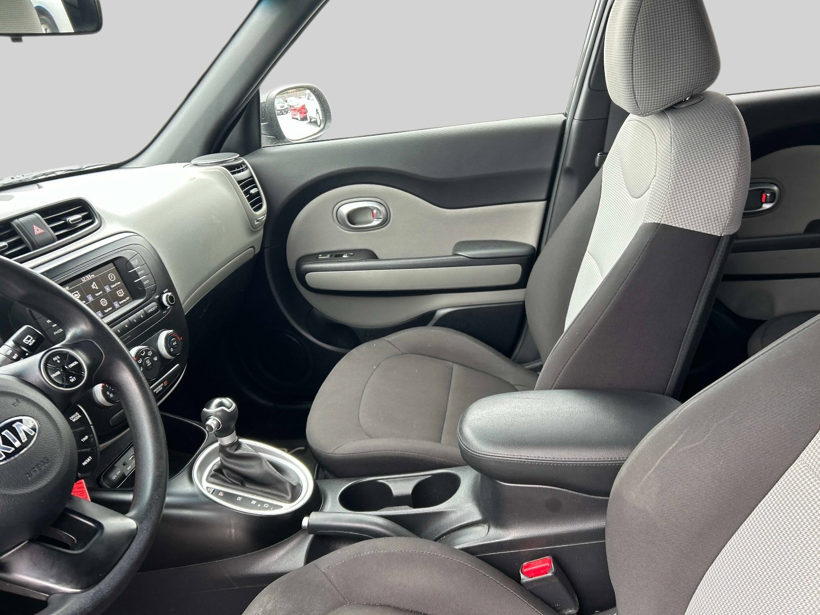 Used 2018 Kia Soul Base Auto FWD image 20