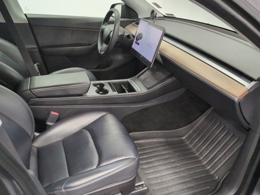 Used 2021 Tesla Model Y Long Range AWD/4WD image 30