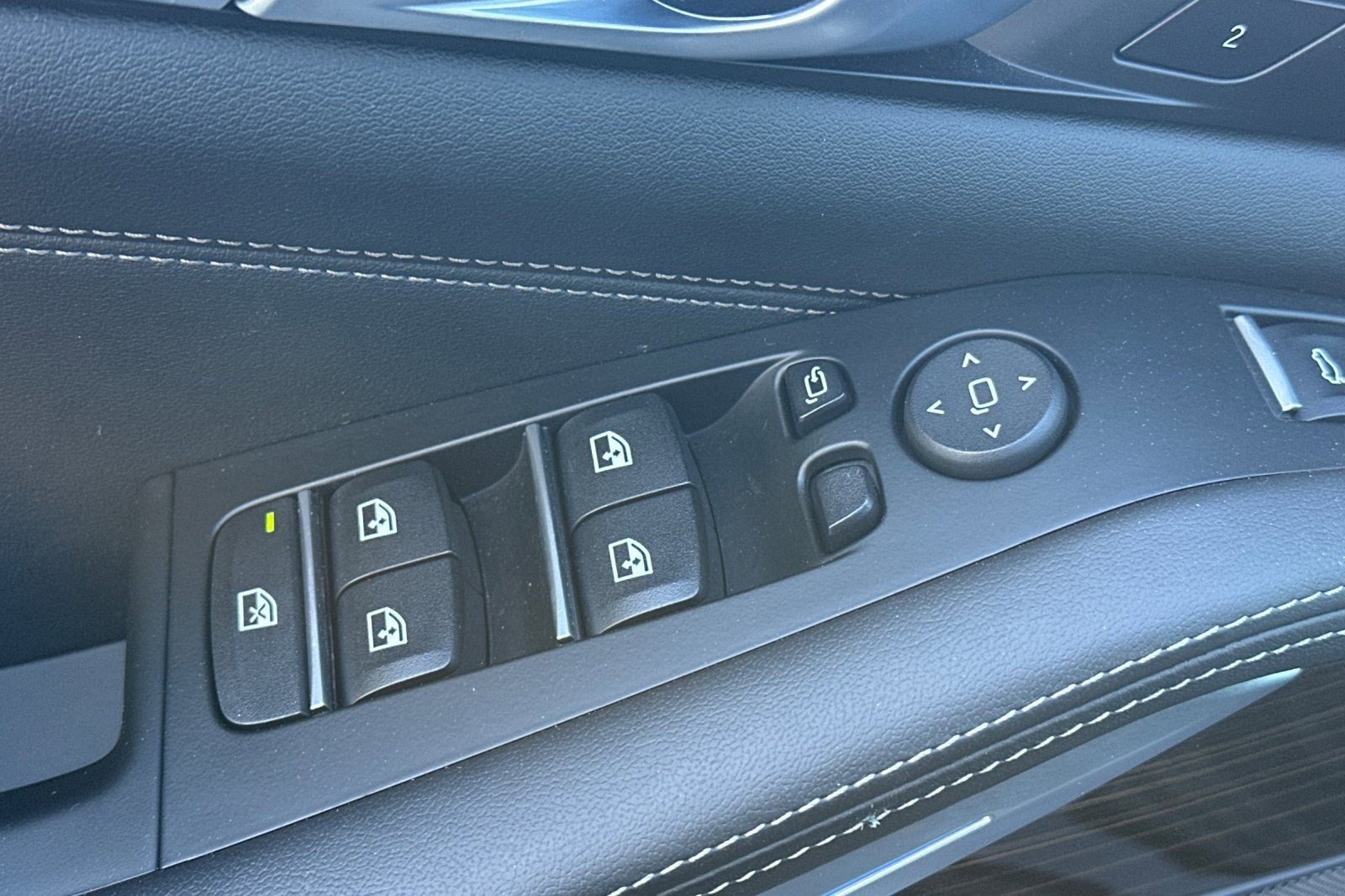 Used 2025 BMW X5 xDrive50e image 13