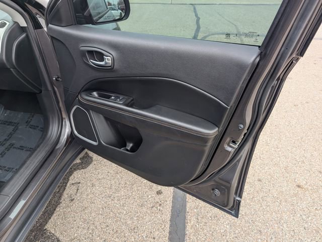 Used 2020 Jeep Compass Latitude image 5