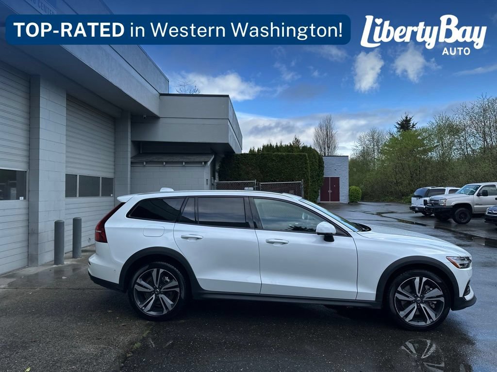 Used 2025 Volvo V60 B5 Cross Country Plus AWD/4WD image 6