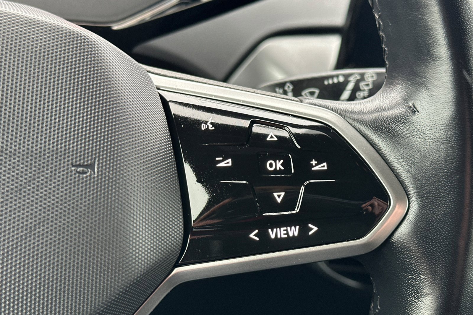 Used 2021 Volkswagen ID.4 Pro w/ ID.4 Protection Package image 27