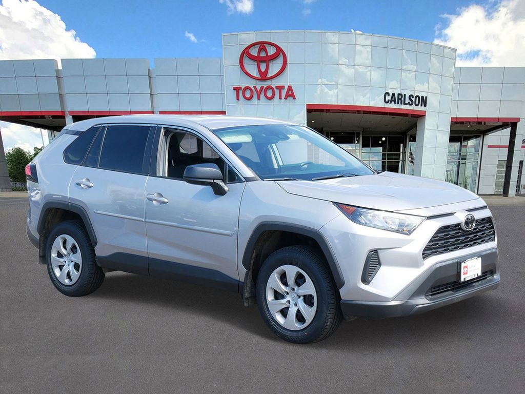 Certified 2022 Toyota RAV4 LE AWD/4WD image 2