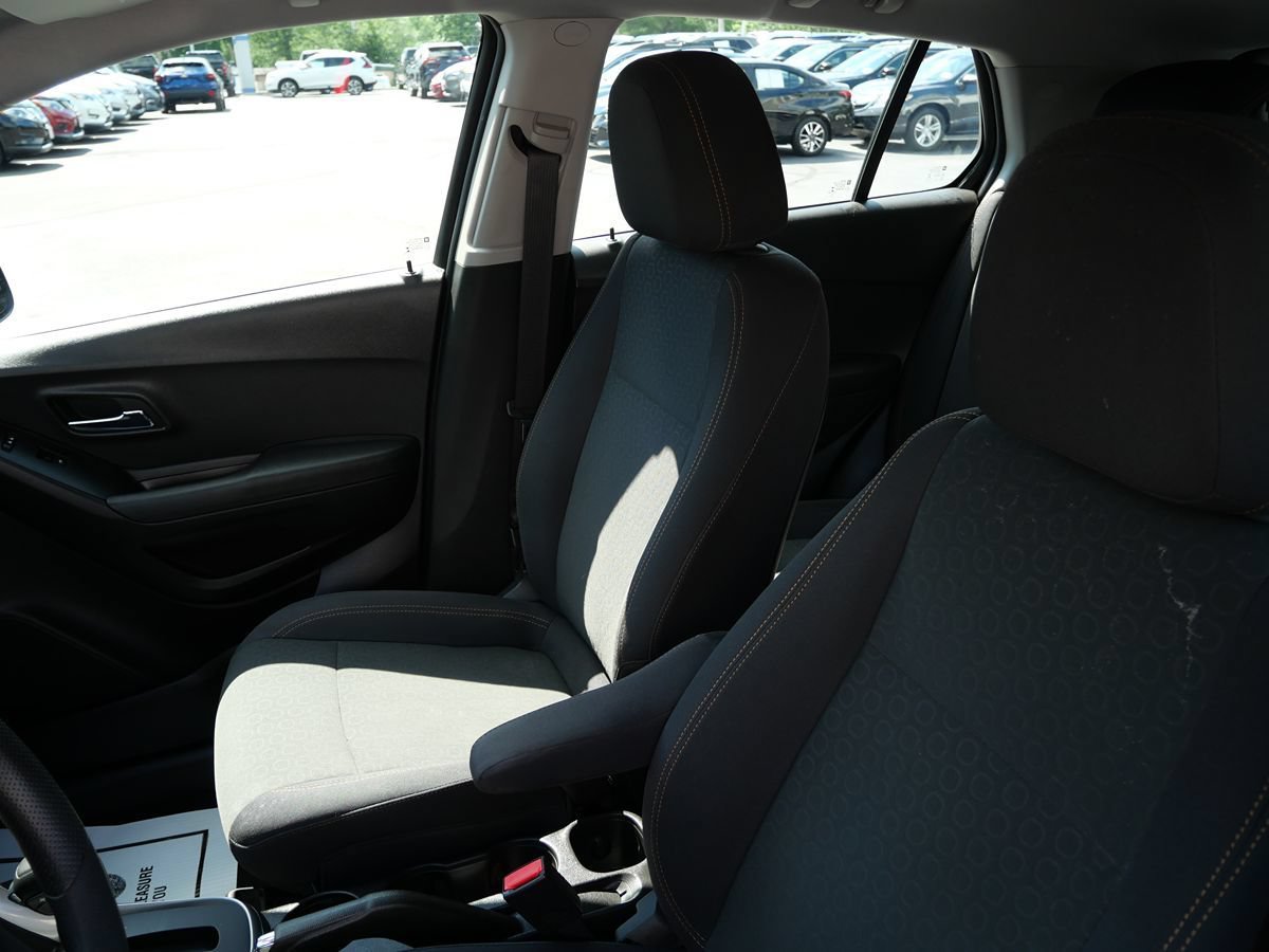 Used 2017 Chevrolet Trax LS AWD/4WD image 11