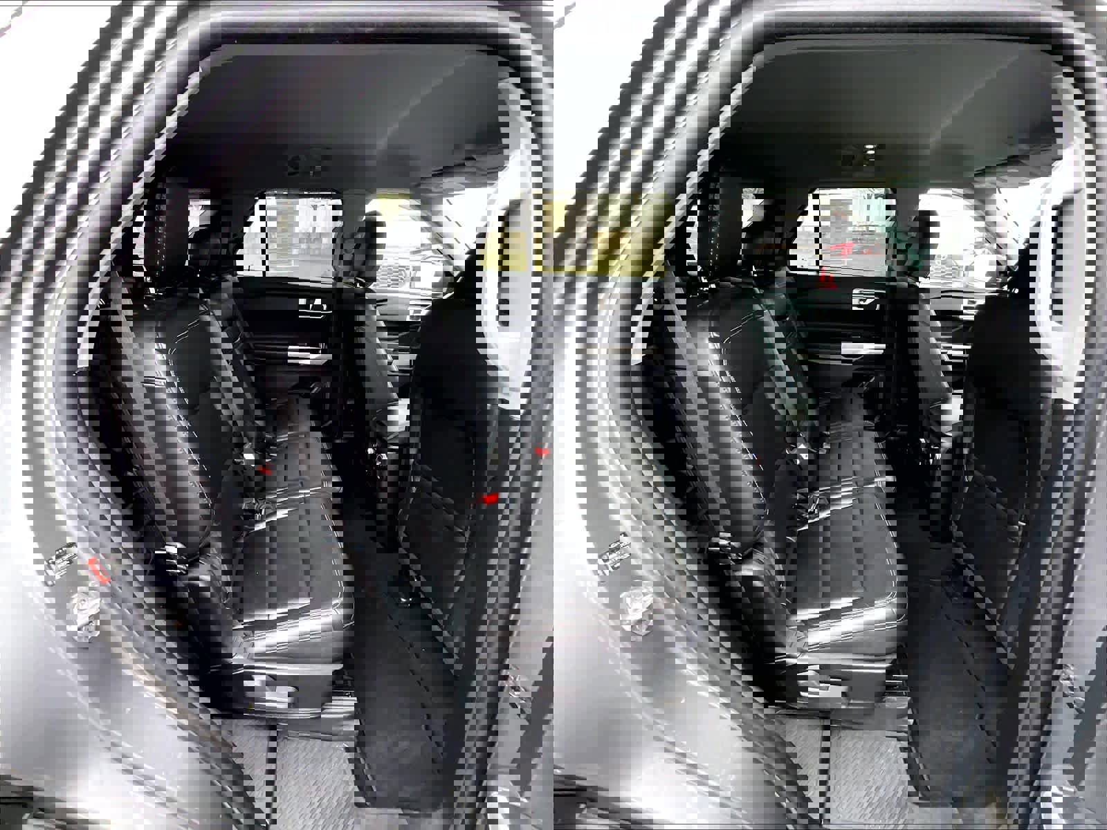 Used 2022 Ford Explorer XLT w/ Equipment Group 202A image 16