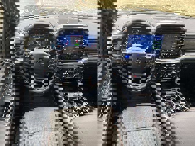 Used 2025 Ford F150 Lariat w/ Equipment Group 501A Mid image 16