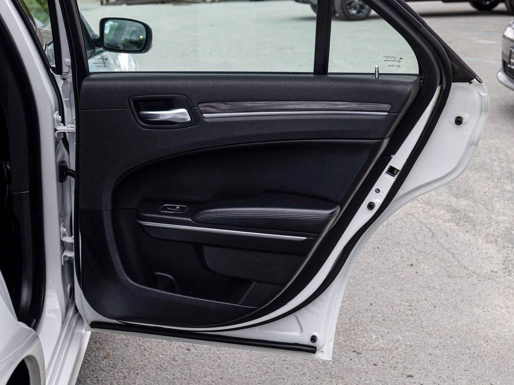 Used 2021 Chrysler 300 Touring L AWD/4WD image 15