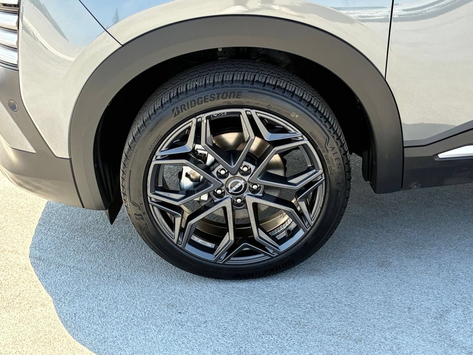 Used 2026 Nissan Kicks SR AWD/4WD image 24