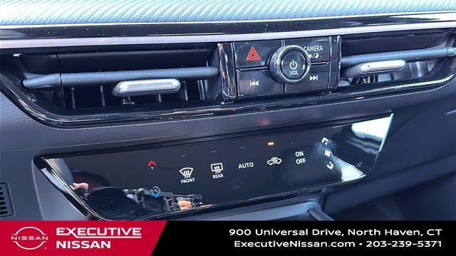 Used 2025 Nissan Kicks SR FWD image 17