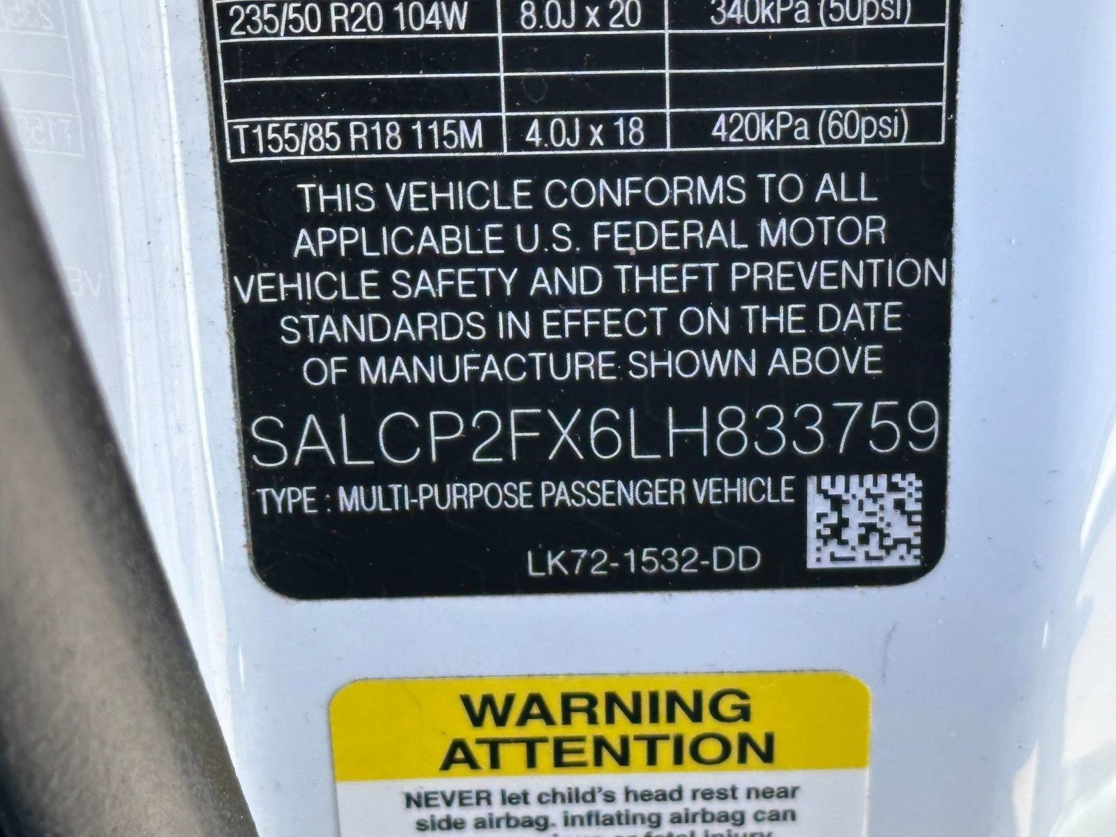 Used 2020 Land Rover Discovery Sport SE image 19