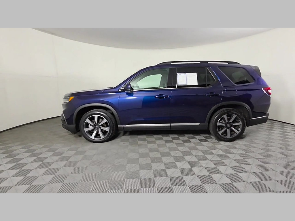 Used 2025 Honda Pilot Touring image 45
