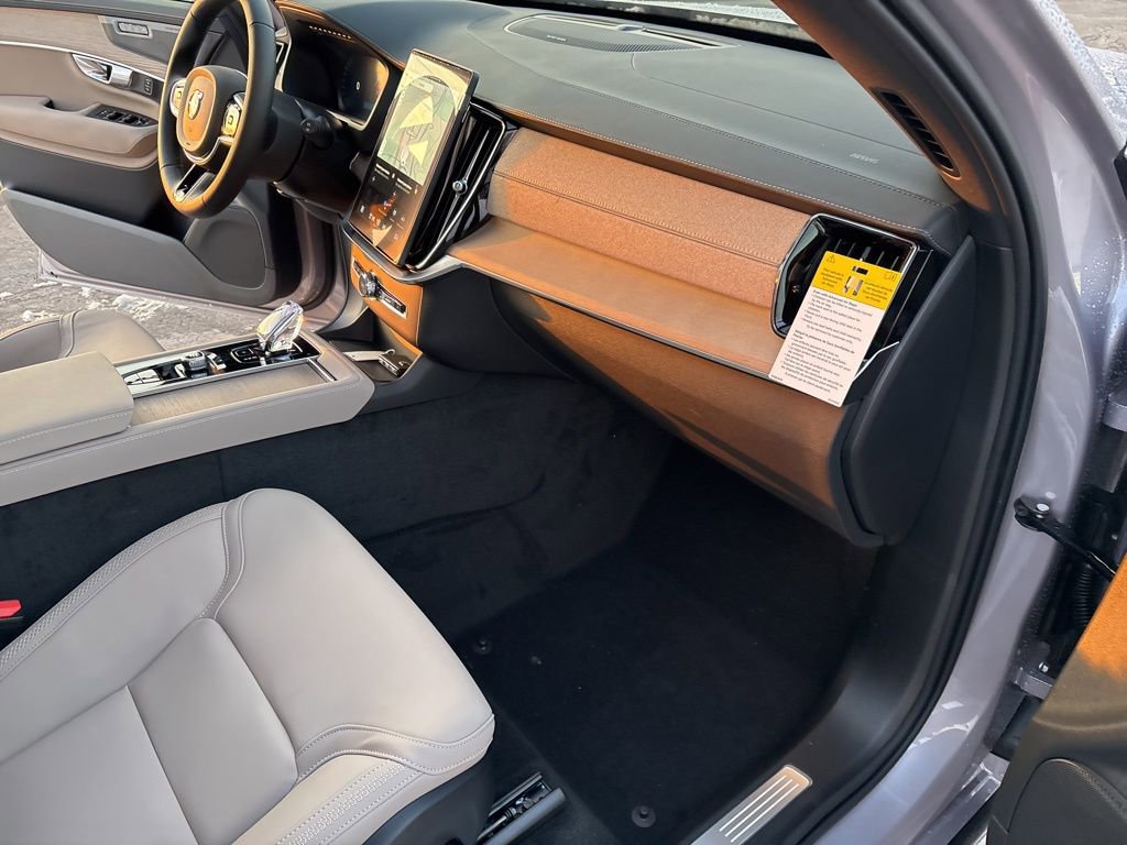 New 2026 Volvo XC90 B6 Plus w/ Protection Package Premier image 42