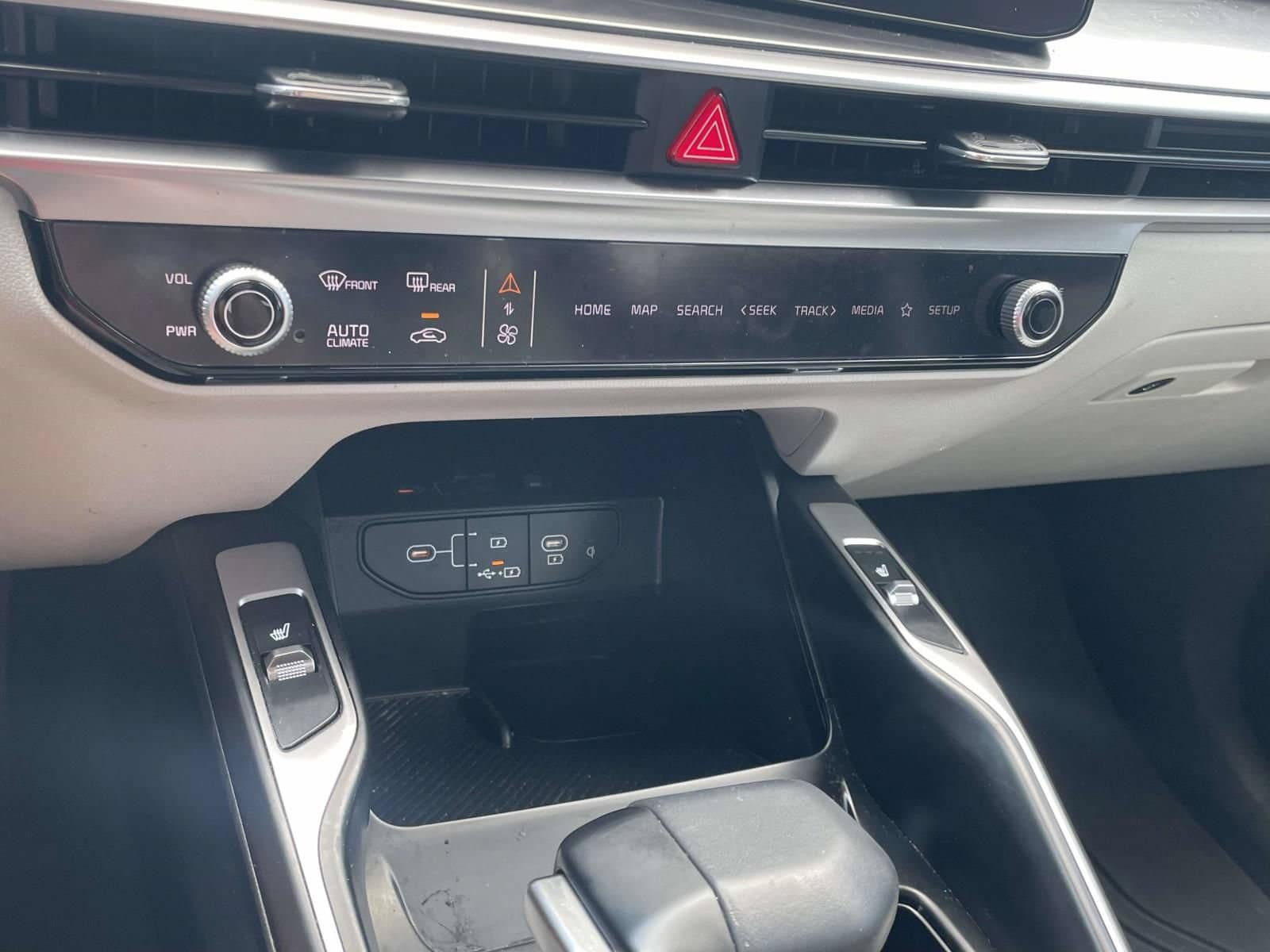 Used 2025 Kia Sorento EX FWD image 17