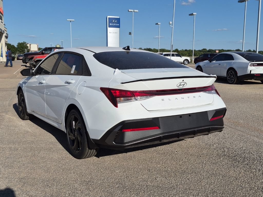 New 2026 Hyundai Elantra SEL Sport FWD image 4