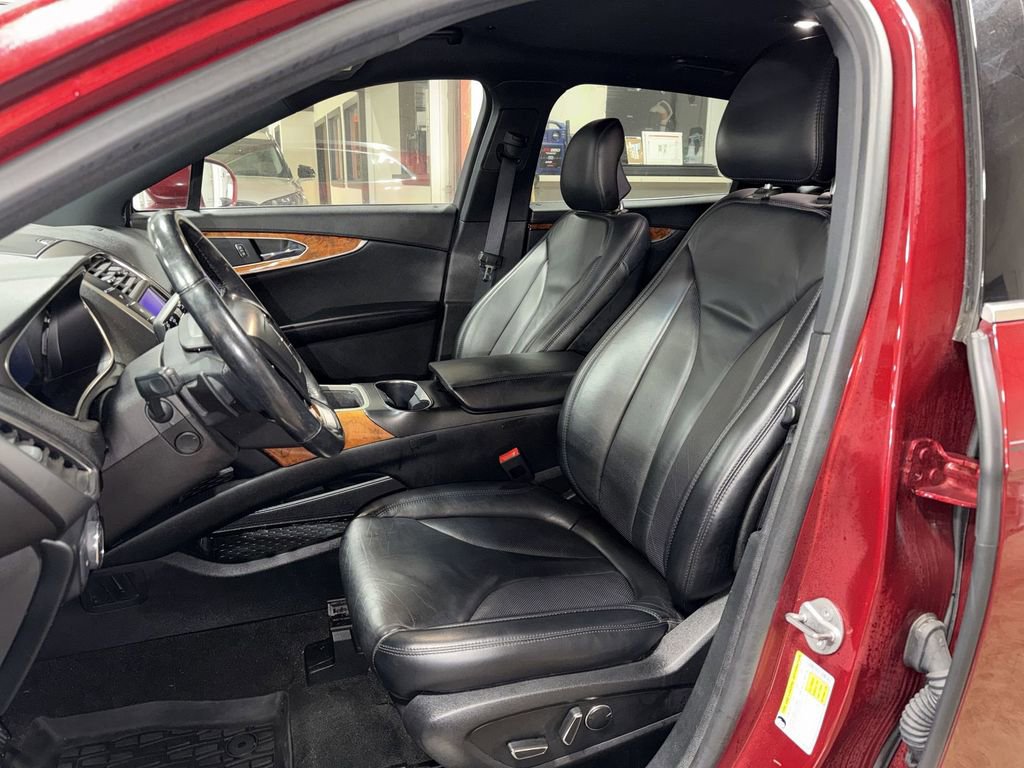 Used 2019 Lincoln Nautilus Select image 13