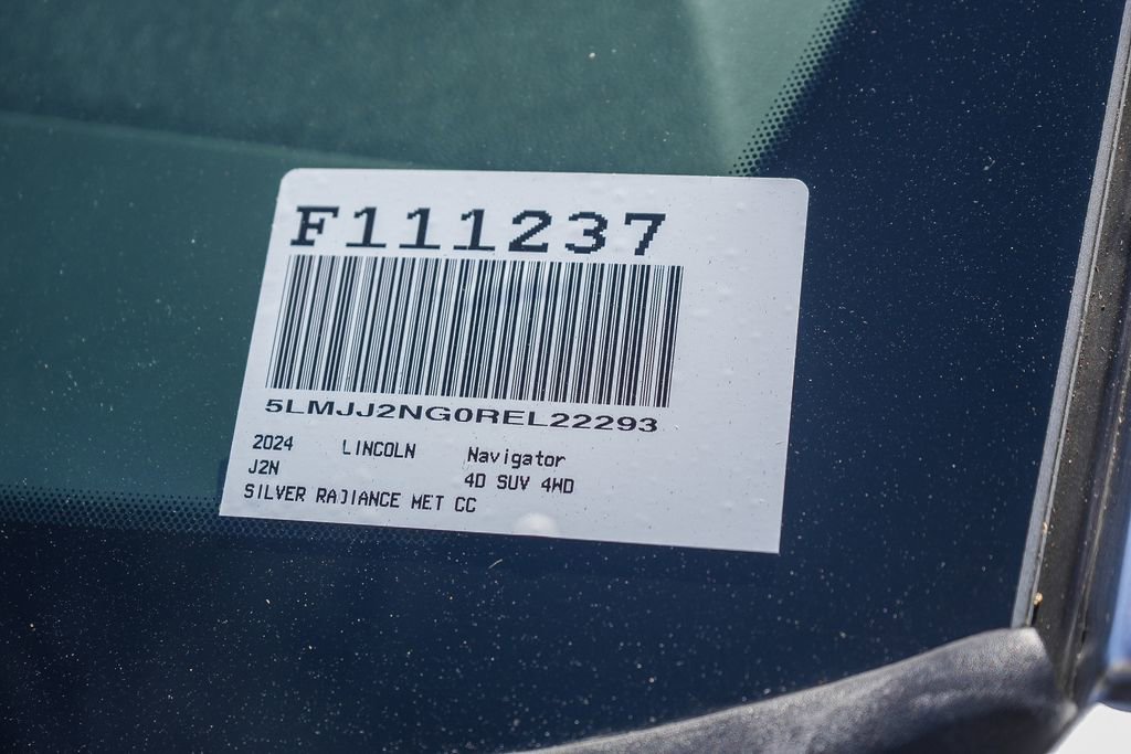 Used 2024 Lincoln Navigator Premiere AWD/4WD image 34